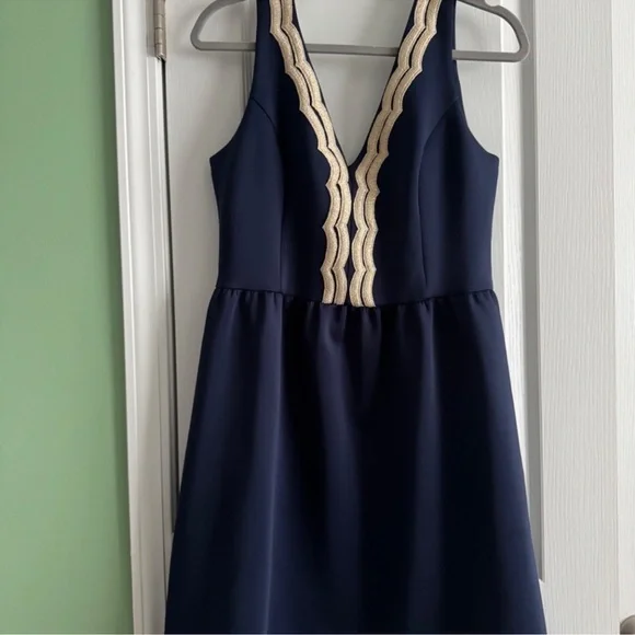 Lilly Pulitzer Rorey Blue A-Line V-Neck Sleeveless with pockets - Picture 2 of 5